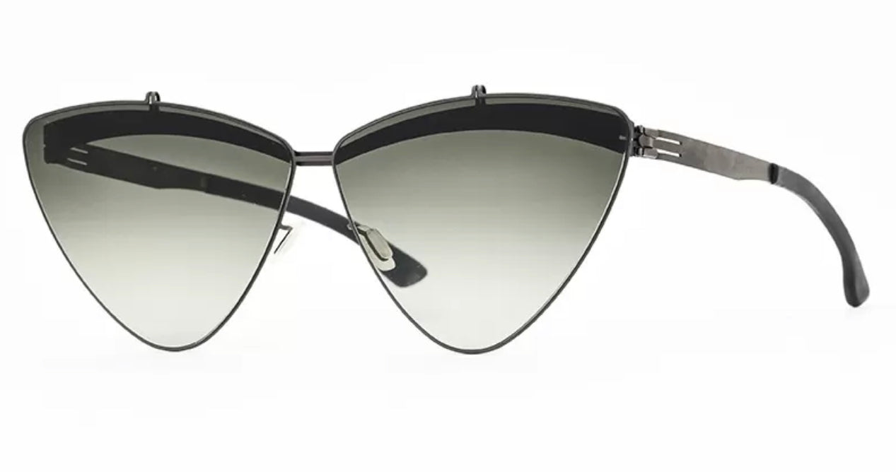 Ic! Berlin Femme Fatale