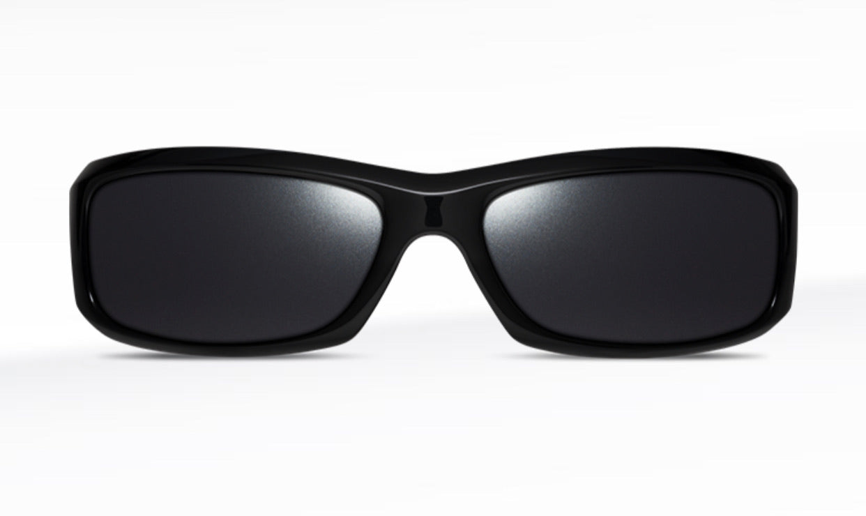 Dillon Bucket Shiny Black with Polarized Black NIR lens SQ